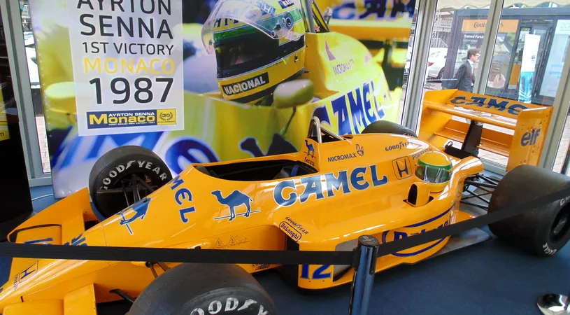 IMPRESIONANT | Muzeul pe patru roți dedicat inegalabilului Ayrton Senna