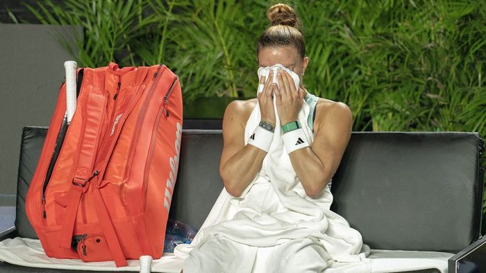 Jucătoarea a început să plângă în hohote, pe teren, în fața uneia dintre rivalele Simonei Halep! S-a prăbușit psihic în fața spectatorilor și a recunoscut: „Nimănui nu-i place asta”