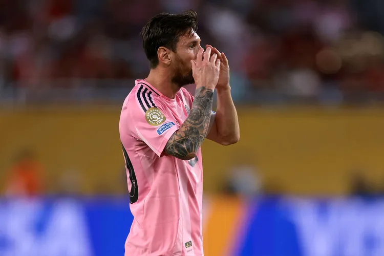 Messi, gol &#351;i victorie uria&#351;&#259; cu FC Porto la Campionatul Mondial al Cluburilor