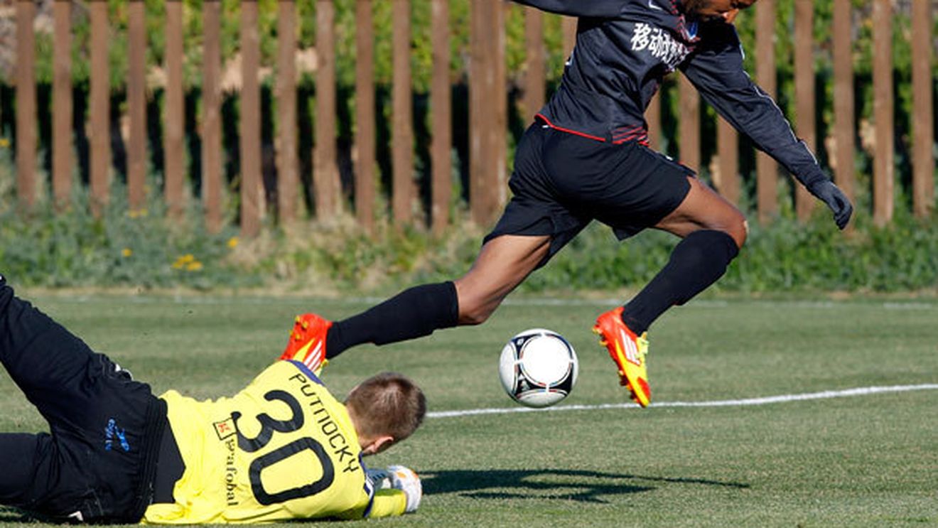 Anelka poate bifa încă un mare club al Europei la 33 de ani!** Oferta care l-ar face să revină fără ezitare în Europa