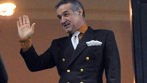 Becali visează la Steaua de mâine, dar a dat de primul jucător care-i dă peste mână:** "Vorbește foarte mult! Eu mă gândesc acum doar la echipa mea"