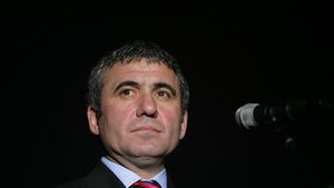 Hagi la Galata! Dan Petrescu: "Toți românii îi vor ține pumnii"