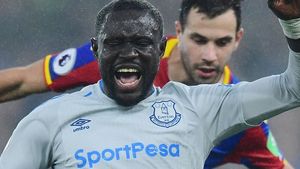 Oumar Niasse, primul jucător din Premier League suspendat de Federație pentru simulare. VIDEO | Faza care va rămâne în istorie