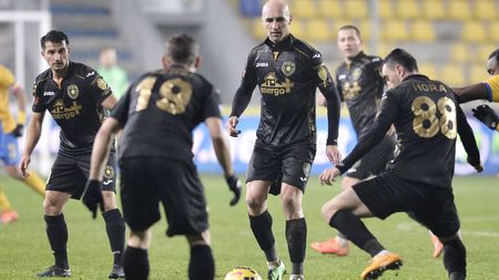 Fotbal spectacol, goluri de generic și "cine n-are bătrâni, să-i cumpere". Patru concluzii după ASA Târgu Mureș(an) - Dinamo 2-1 