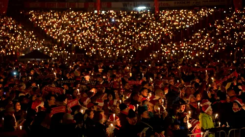 VIDEO | 27.500 de fani au umplut stadionul lui Union Berlin și au cântat colinde. Tradiția s-a născut acum 10 ani, după 10 înfrângeri consecutive