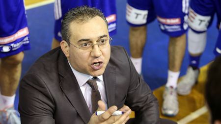 De pe frontul de război pe terenul de baschet. Povestea lui Vladimir Arnautovic, antrenorul lui CSU Asesoft Ploiești: "Viața mea nu făcea nici cât o ceapă degerată"