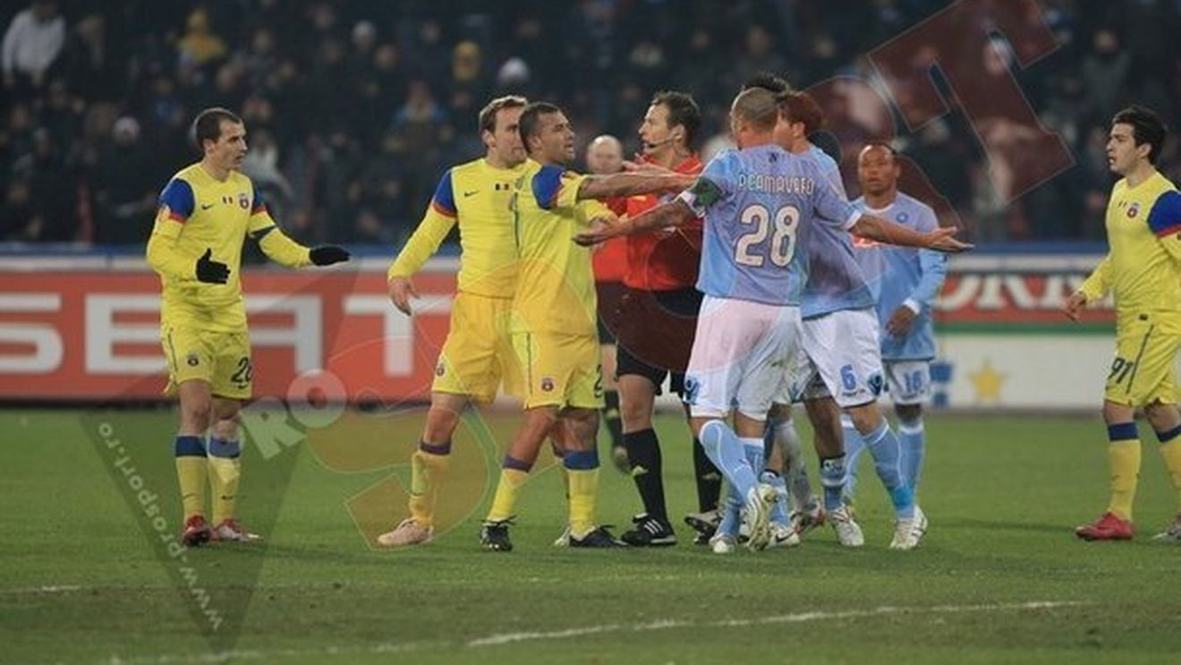 "Steaua a primit un gol penibil cu Napoli!"** Vezi ce spune "Il Luce" de jocul roș-albaștrilor