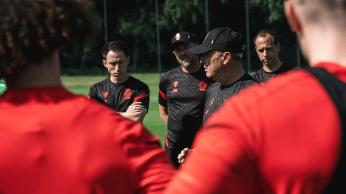 I-a lăsat mască pe belgieni când l-a prezentat pe Mircea Rednic: „Nu l-am adus pentru că e ieftin, ci pentru că e bun”