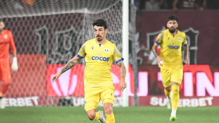 Sergiu Hanca, atacat de fanii lui Dinamo la meciul cu Petrolul! L-au înjurat pe fostul căpitan al „câinilor” | VIDEO
