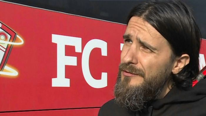 Imaginea anului! Transformarea uluitoare a lui Mario Nicolae, fostul director sportiv al lui Dinamo: împarte iconițe la Hramul Sfântului Nicolae, îmbrăcat în straie bisericești | FOTO