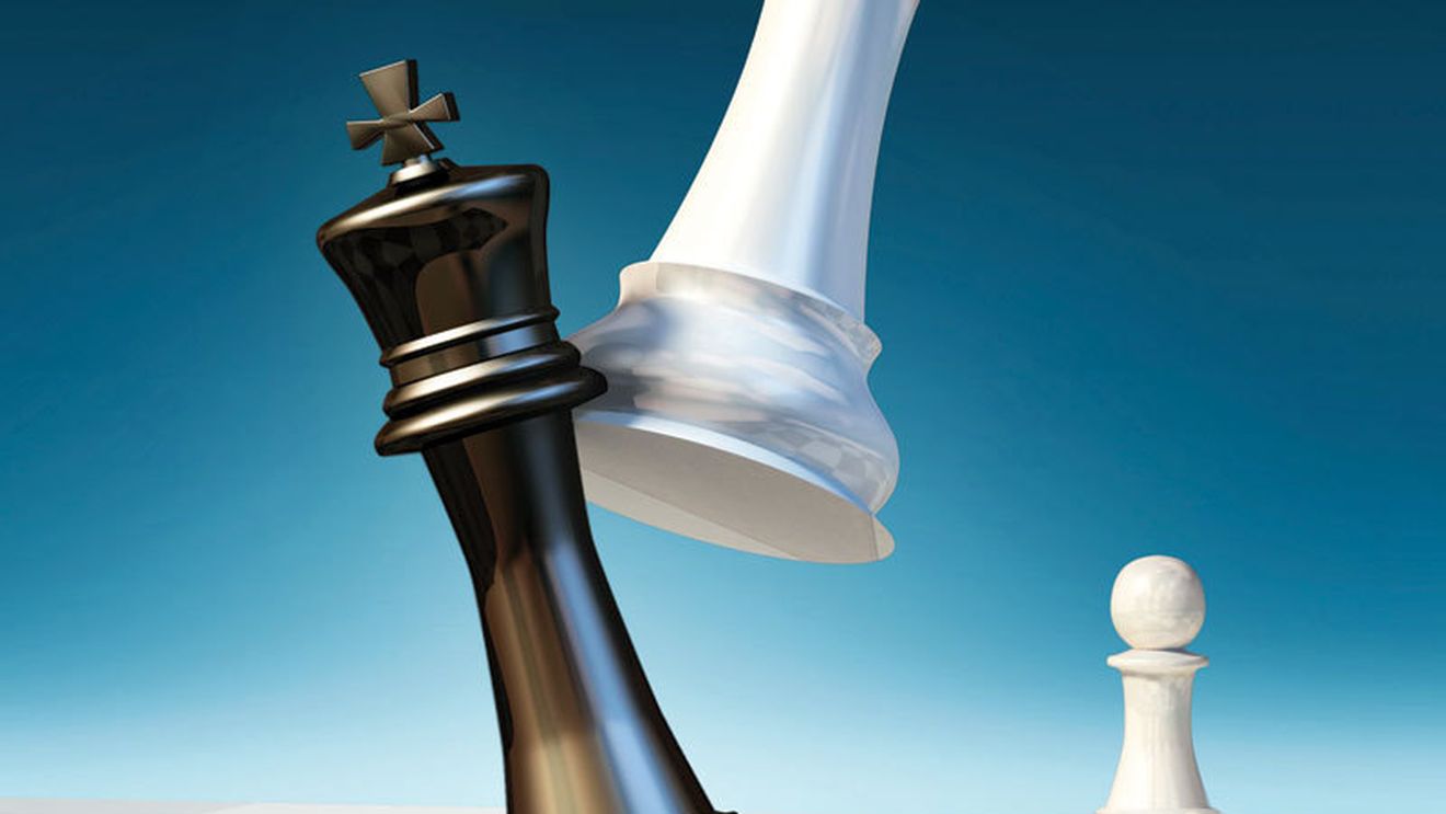 Regina din Șah**, mai coruptă decât Regele Fotbal