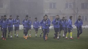 GALERIE FOTO | Naționala a efectuat antrenamentul oficial la Craiova. "Guriță" și-a ținut ședința de pregătire pe un alt teren