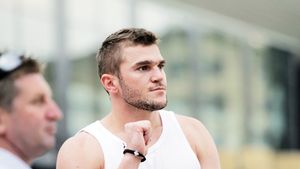 Ratează Mondialul din cauza lui Stângă!** "Am venit ca fraierul la lot"