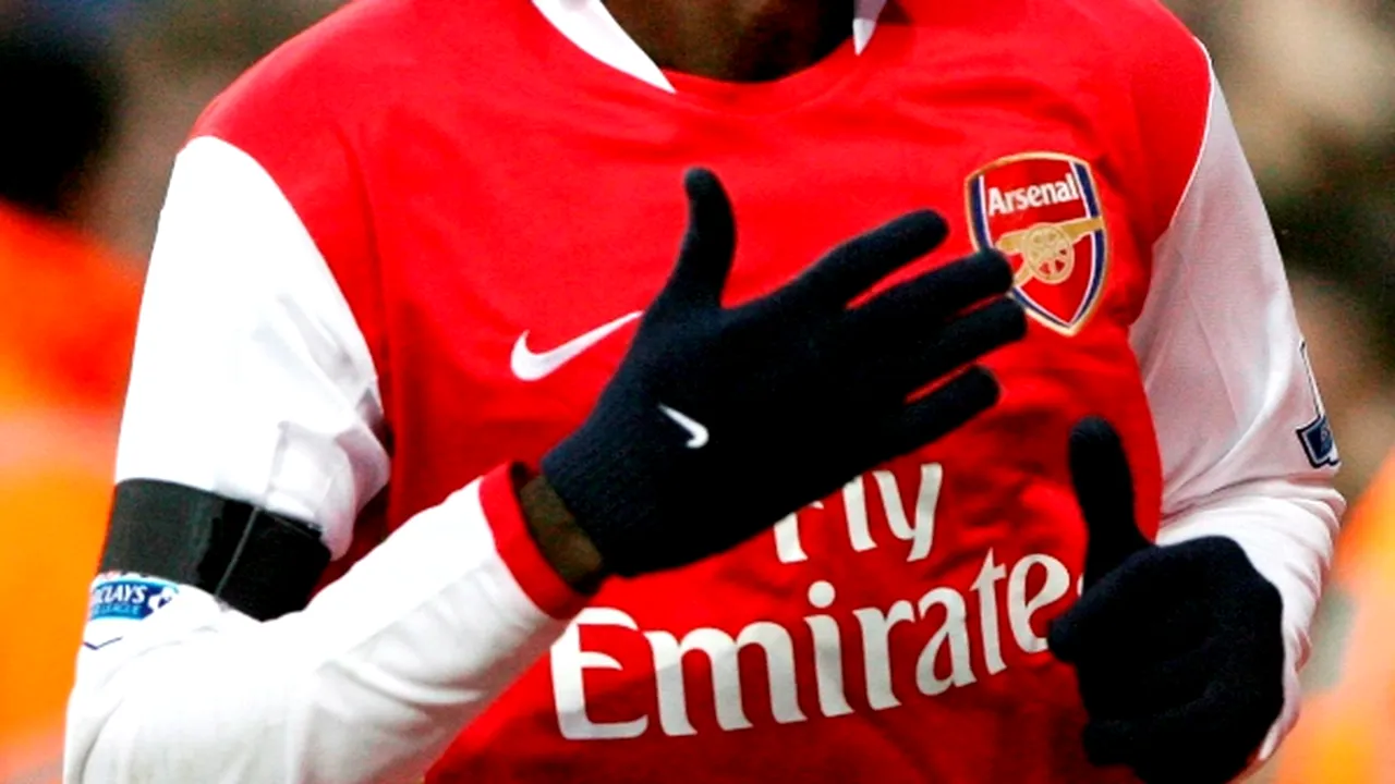 Adebayor rămâne la Arsenal
