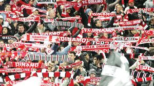 Apare cardul Dinamo!** Vezi aici ce avantaje le oferă fanilor "roș-albi"!