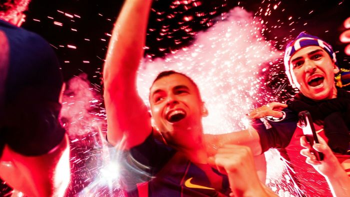 Fanilor nu le-a venit să creadă! Cum au fost surprinși pe străzile din Barcelona jucătorii lui Hansi Flick, după victoria cu Real Madrid