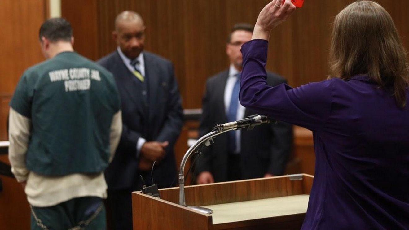 Un arbitru a fost ucis pe terenul de fotbal după ce a dictat penalty. Jucătorul a fost condamnat la opt ani de închisoare, iar gestul soției în momentul pronunțării sentinței a emoționat o întreagă sală de judecată