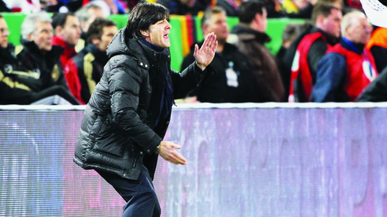 LÃ¶w, în locul lui Van Gaal