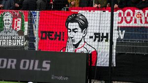 Românul cel mai iubit de suporterii lui Feyenoord. Episod incredibil: „Am trăit un moment impresionant”. Ce le-a spus olandezilor despre FCSB și despre fosta echipă