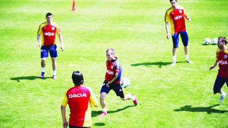 Zâmbind între dușmani!** Torje a dat ochii cu steliștii la primul antrenament al naționalei! Ce reacție a avut