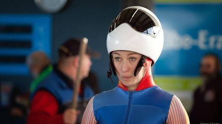 SOCI 2014 Din inimă pentru mama. Sprinteră la 100 m și participantă la JO de iarnă. „Ce e skeletonul? Mă dau pe o săniuță pe burtă și ating și 140 km/h"