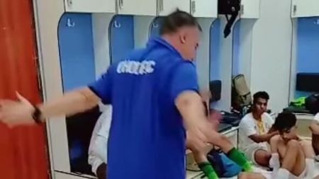 Antrenorul român devenit viral pentru discursul în romgleză avut în vestiarul unei echipe din Arabia Saudită, criticat dur: „Este jalnic! E un amatorism total”