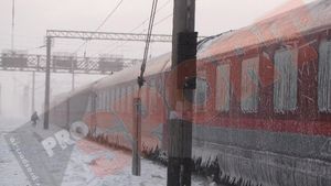 FOTO EXCLUSIV** din "Trenul groazei"! Imagini pe care nu le-ai mai văzut cu persoanele care au fost blocate 40 de ore în tren alături de jucătorii Oțelului