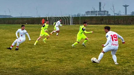 FC Bacău și Poli Iași au remizat într-un amical disputat pe o ploaie torențială. Doi jucători veniți de pe bancă au punctat pe final