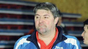 Arbitrajul, altă poveste la Deva. Muntean: "Arbitrii au făcut masacru!". Oficialul echipei Cetate Deva a povestit cum brigada delegată a vrut să-l păcălească și cu 800 de lei