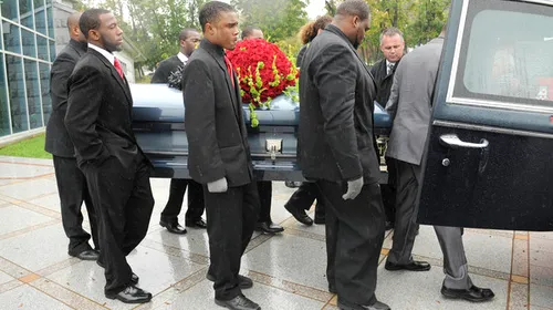 FOTO Zeci de persoane au asistat la funeraliile lui Chauncey Hardy