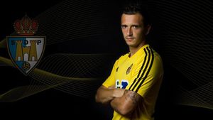 Portarul Dinu Moldovan, titular pentru Ponferradina în victoria cu Betis Sevilla