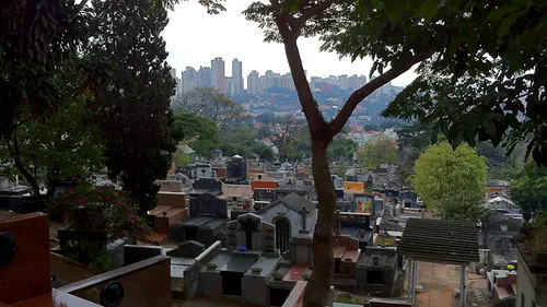 Caz sinistru în Brazilia. Un cimitir a 