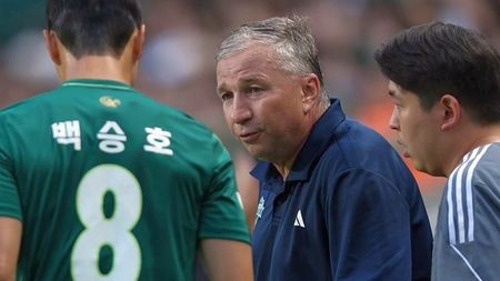 Dan Petrescu s-a calificat în play-off-ul Ligii Campionilor Asiei!