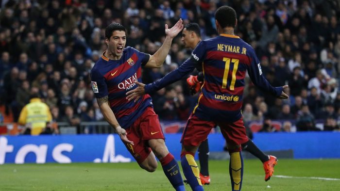 Show cu spectatori în casa rivalilor. Real Madrid - Barcelona 0-4: Suarez, Iniesta și Neymar s-au distrat cu apărarea lui Benitez. VIDEO Golurile aplaudate și de fanii "galacticilor"