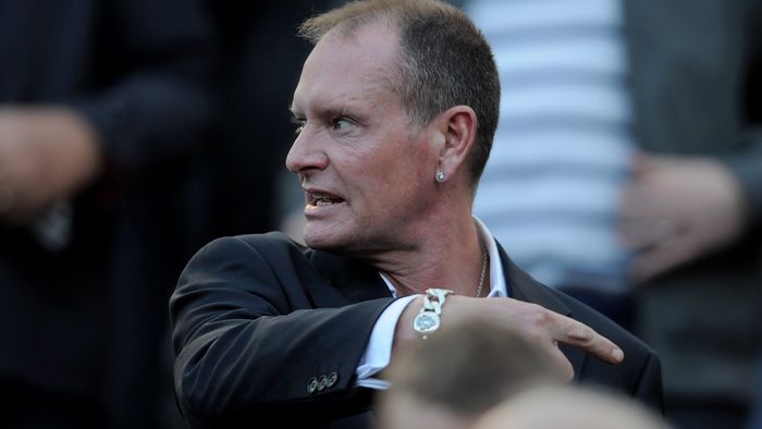 Din nou probleme pentru Paul Gascoigne: polițiștii l-au arestat pentru o faptă reprobabilă și e așteptat în fața judecătorului. Prima reacție a lui "Gazza"