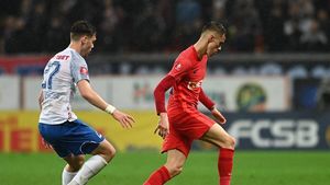Transferul bombă din Superliga, confirmat oficial de Rapid: „Îl prezentăm!”