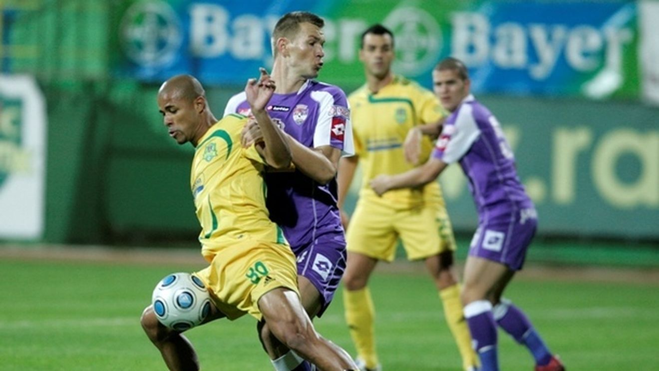 Dinamo vrea să-și betoneze defensiva cu** un fundaș de la Poli!