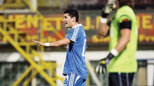 Gianfranco Zola** se gândește la Costea!