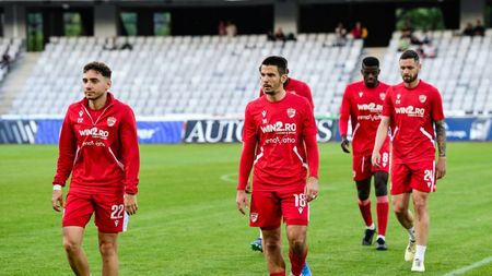 Ce nu s-a văzut la TV: ultrașii „câinilor” s-au dus peste fotbaliști și le-au făcut scandal, după U Cluj - Dinamo 3-3! „Bă, cine rămâne dacă retrogradăm?”