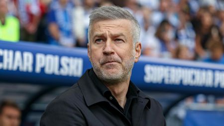 I-au dat lui Edi Iordănescu avionul pe mână la Legia Varșovia, dar îi schimbă ba motorul, ba aripile, în zbor! Culisele misiunii infernale: „Vinzi jucători de 17 milioane, cumperi de doar 4, vrei titlul și glorie europeană când ai lot mai prost decât anul trecut”. EXCLUSIV