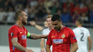 EXCLUSIV | FCSB și CFR îl dispută pe Budescu, dar el "e mult peste"! A fost indicat de un fotbalist legendar al României: "Are calități extraordinare! Mă regăsesc mult în el"