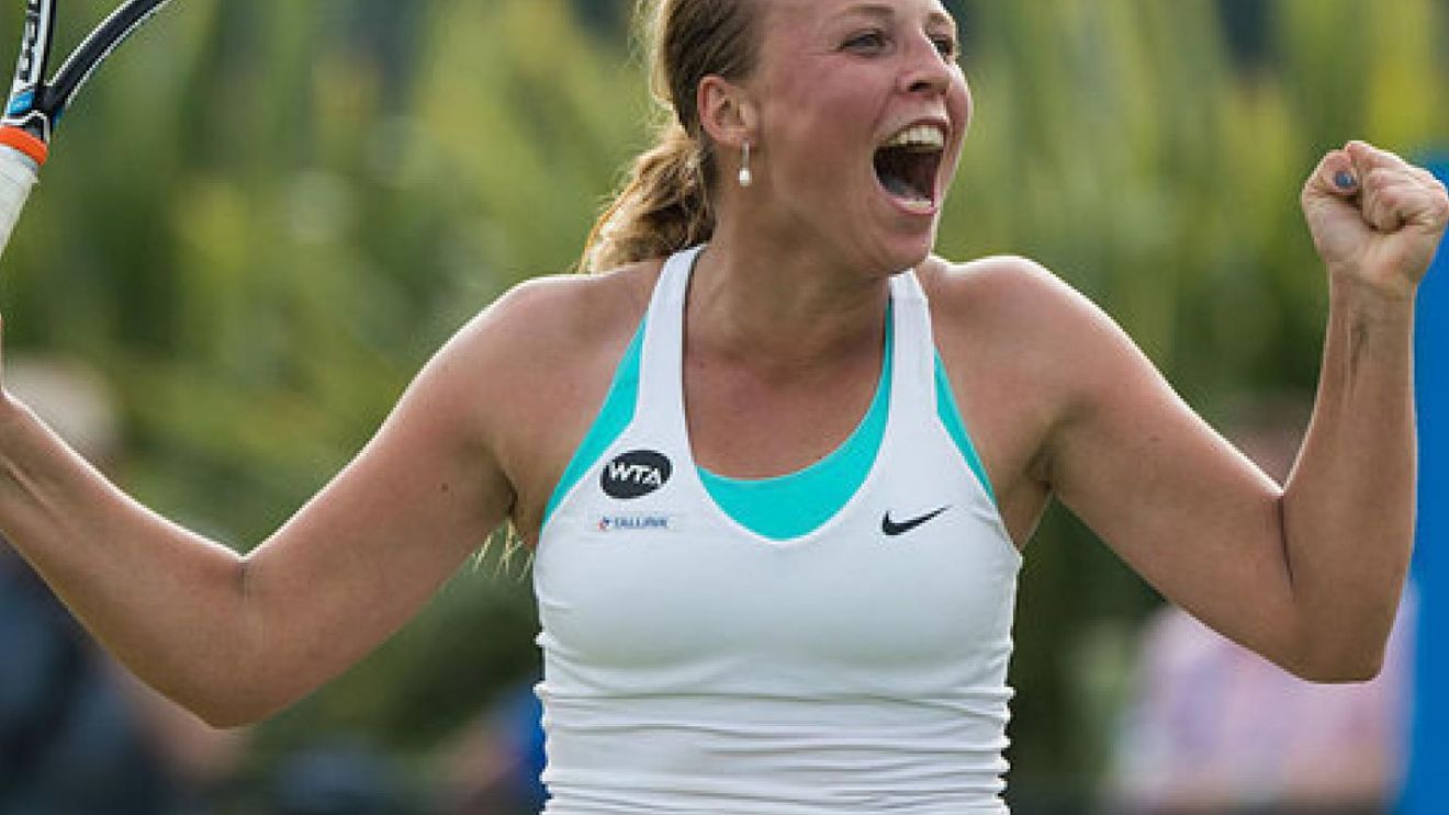 A devenit arbitru în lupta pentru #1 WTA și va fi cap de serie la Paris. Exultă, după ce a bătut-o pe Wozniacki și a lăsat-o pe Halep la o victorie distanță de păstrarea fotoliului de lider: "Iubesc să câștig! Este incredibil să învingi a doua jucătoare a lumii". Corespondență din Roma 