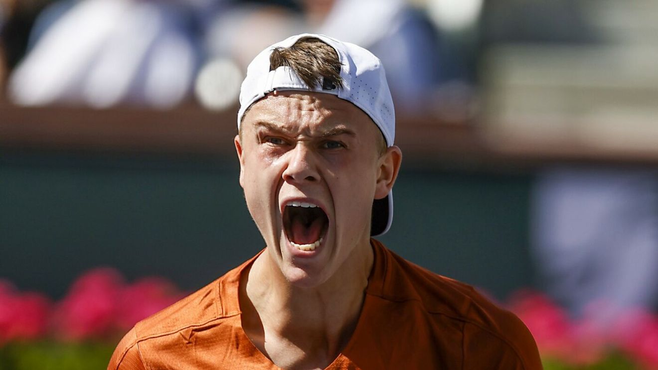 Jucătorul pentru care Patrick Mouratoglou a abandonat-o pe Simona Halep și-a ieșit din minți! Ce i-a strigat la fileu elvețianului Stan Wawrinka! „Ce ai vrea să zic?!” | VIDEO