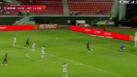 Ratarea anului în Cupa României! I-a căzut lanțul de la bicicletă în fața portarului! | VIDEO