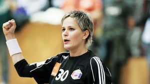 Portarul Paula Ungureanu a semnat un nou contract cu Oltchim