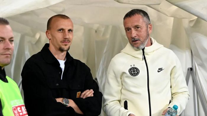 Dezvăluiri despre situația actuală a lui Vlad Chiricheș. Meme Stoica îi propusese să se retragă și să devină oficial la FCSB, iar Gigi Becali explică simplu ce se întâmplă cu fostul căpitan al naționalei: „Om de mare caracter! Dacă va reveni, ne bucurăm”. VIDEO