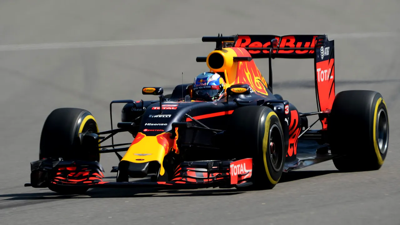 Daniel Ricciardo a câștigat Marele Premiu de Formula 1 din Azerbaidjan. Un puști de 18 ani a terminat pe podium