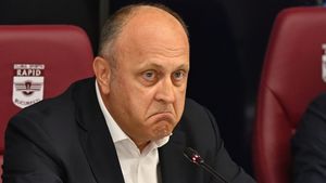Lovitura pentru Dan Șucu și planurile sale la Rapid e completă! Transferul s-a încheiat, practic: cluburile s-au înțeles pentru Denis Drăguș