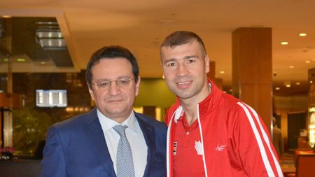 Lucian Bute, vizitat de ambasadorul României la Washington. Comunitatea românilor din SUA, lângă Mister KO