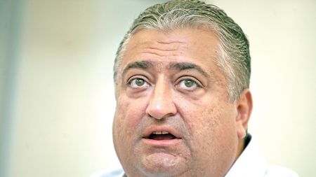 "Să joace Avram!"